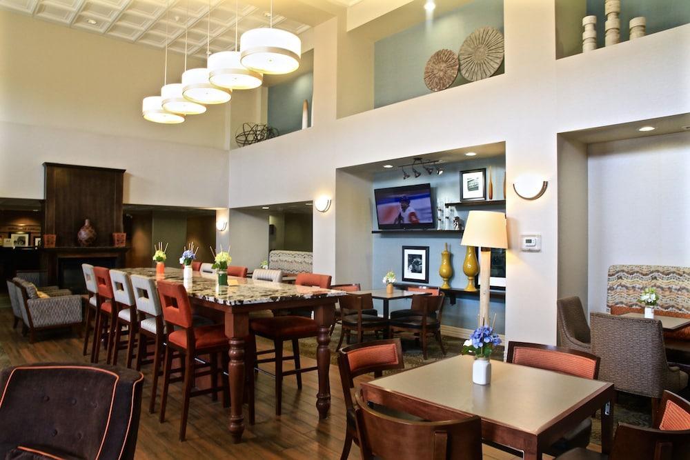 Hampton Inn & Suites Edmonton/West Ngoại thất bức ảnh