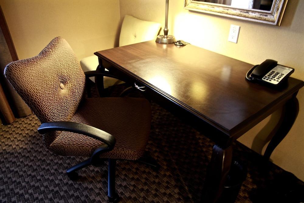 Hampton Inn & Suites Edmonton/West Ngoại thất bức ảnh