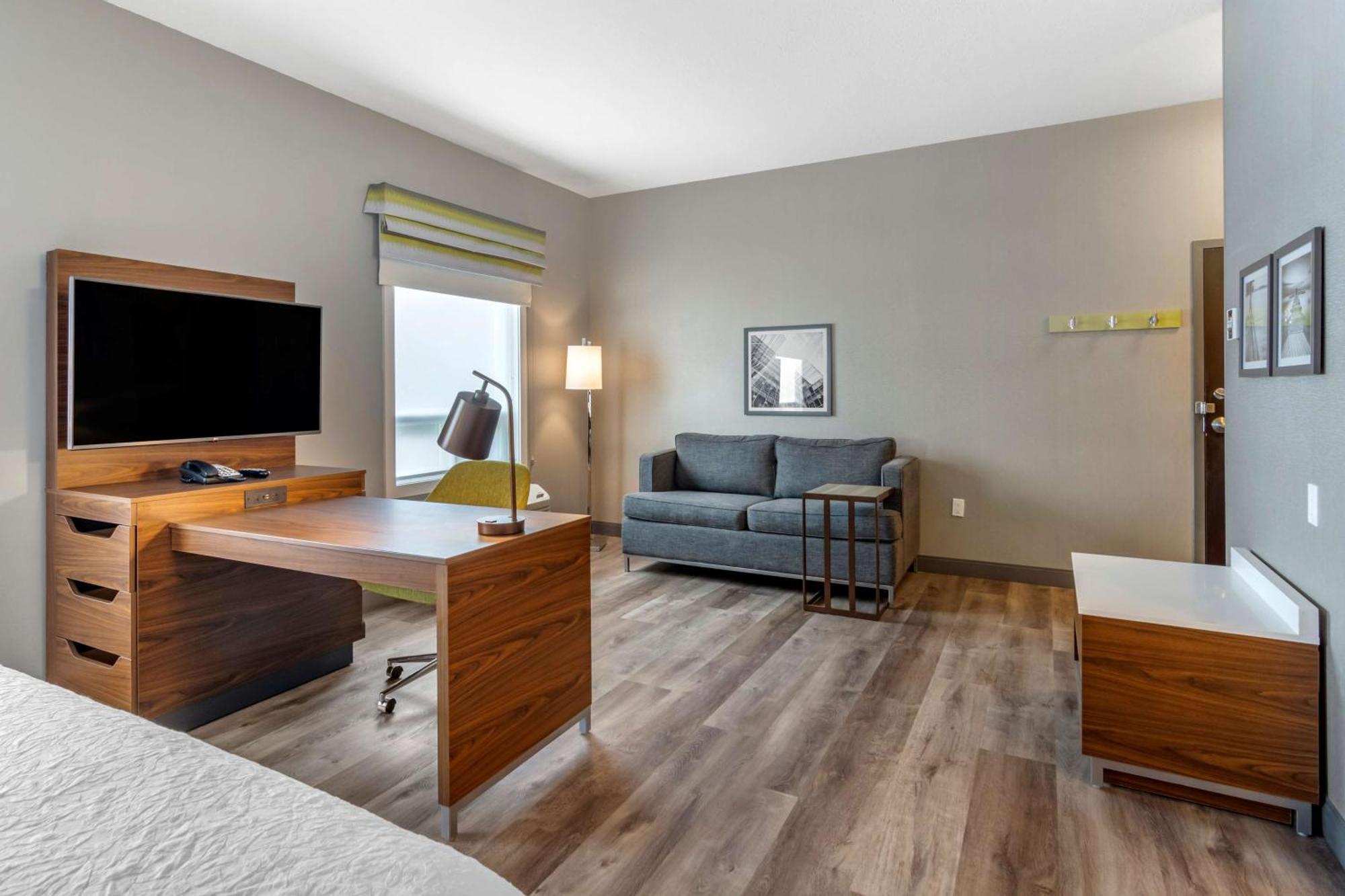Hampton Inn & Suites Edmonton/West Ngoại thất bức ảnh