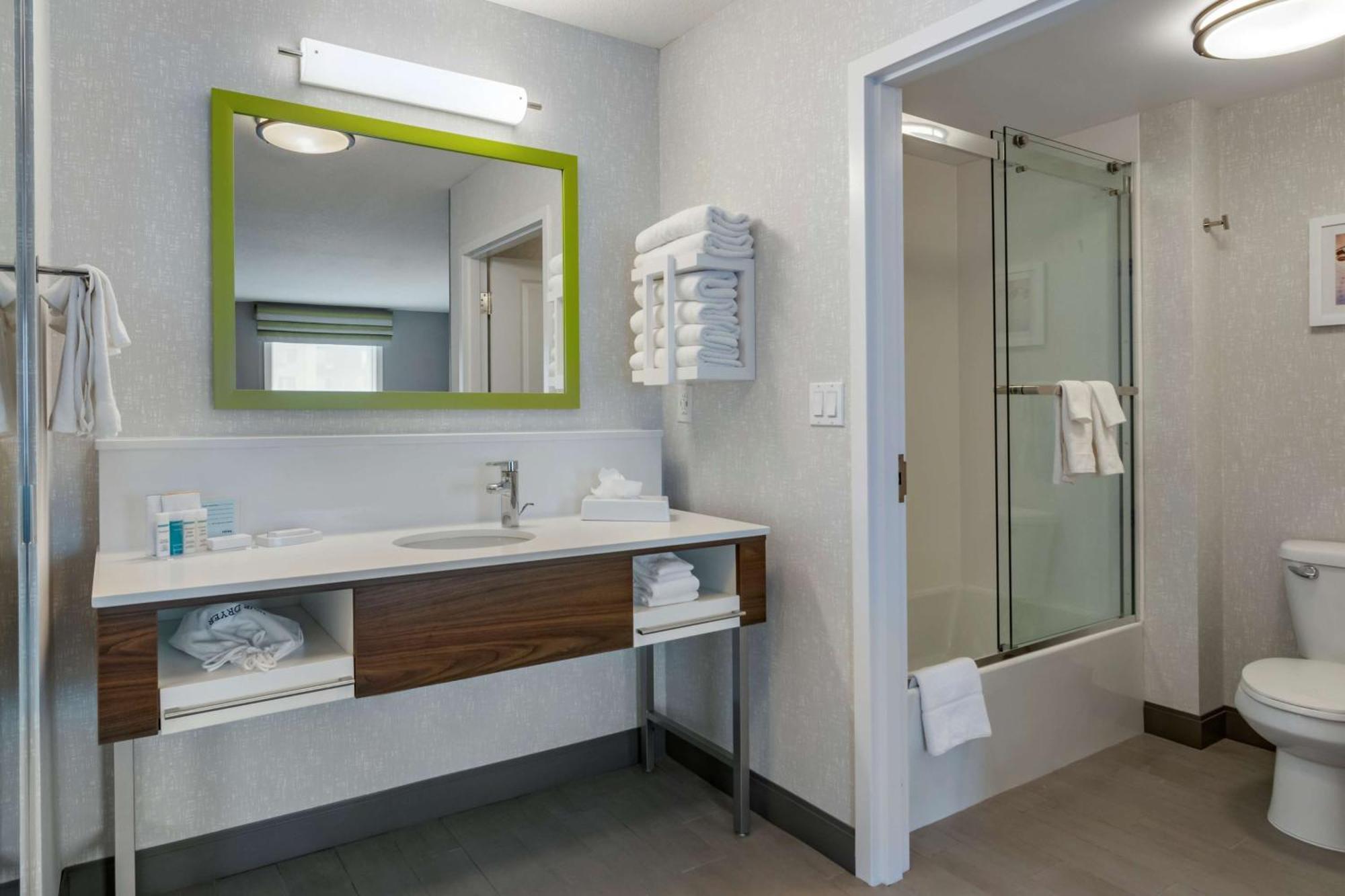 Hampton Inn & Suites Edmonton/West Ngoại thất bức ảnh