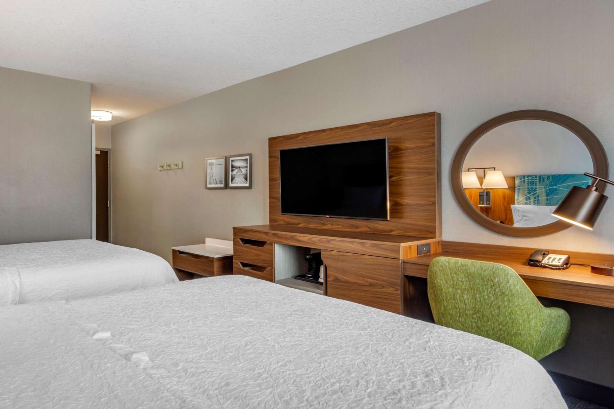 Hampton Inn & Suites Edmonton/West Ngoại thất bức ảnh