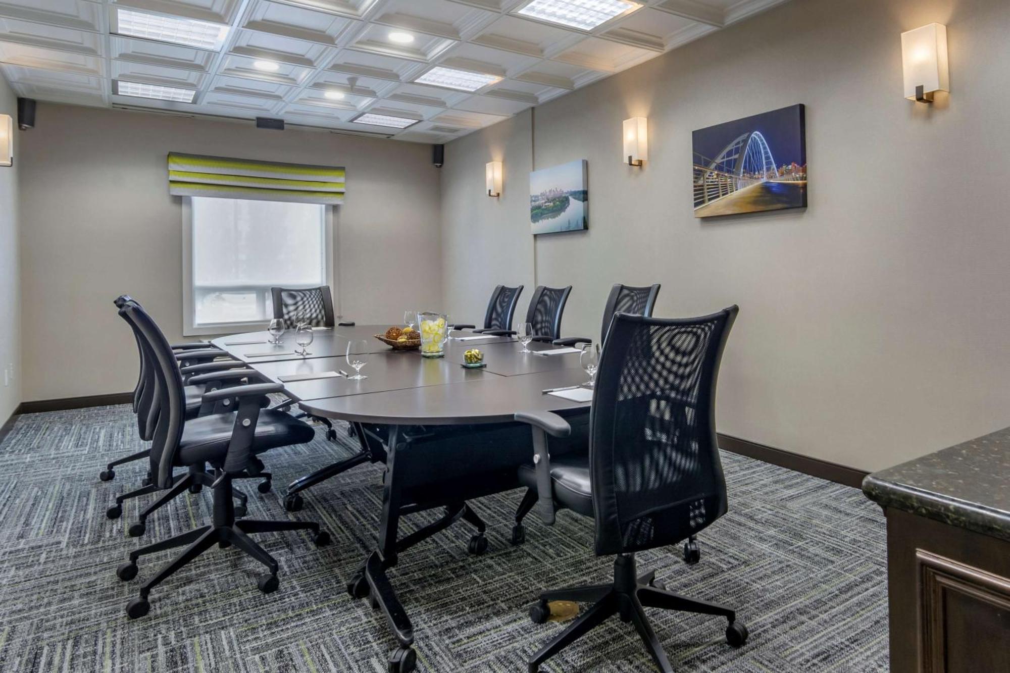 Hampton Inn & Suites Edmonton/West Ngoại thất bức ảnh