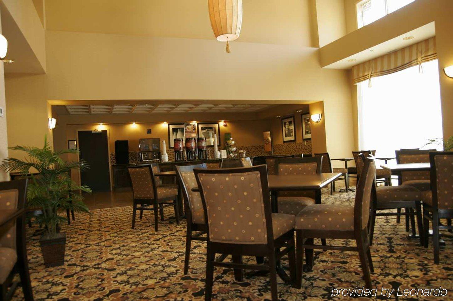 Hampton Inn & Suites Edmonton/West Ngoại thất bức ảnh