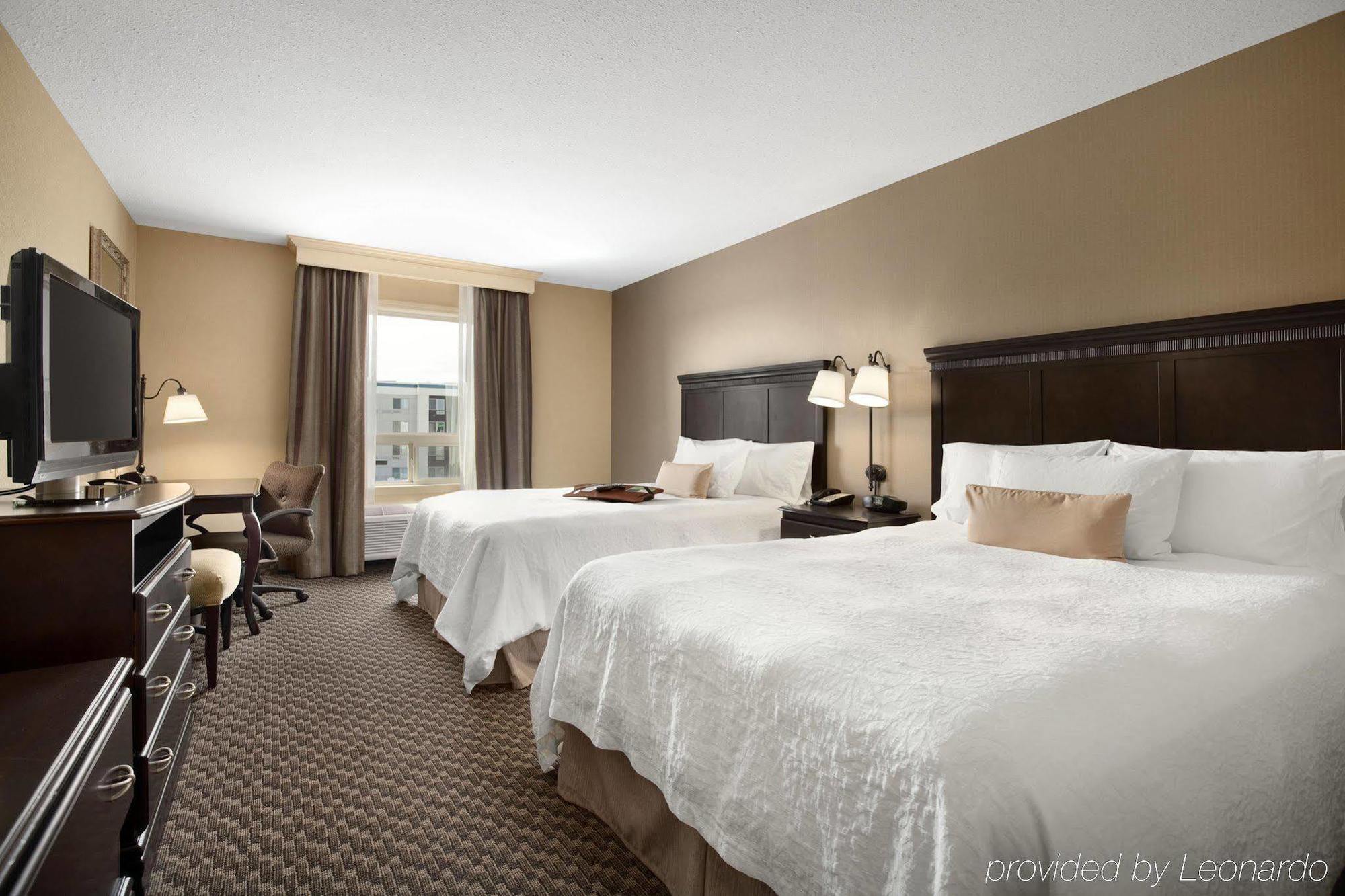 Hampton Inn & Suites Edmonton/West Ngoại thất bức ảnh