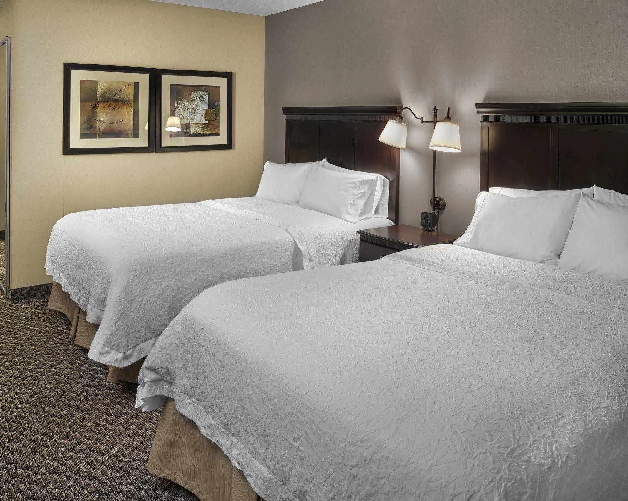 Hampton Inn & Suites Edmonton/West Ngoại thất bức ảnh